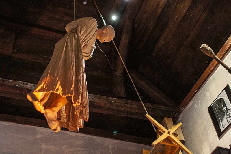 Lutka, ki prikazuje Marino Češarek